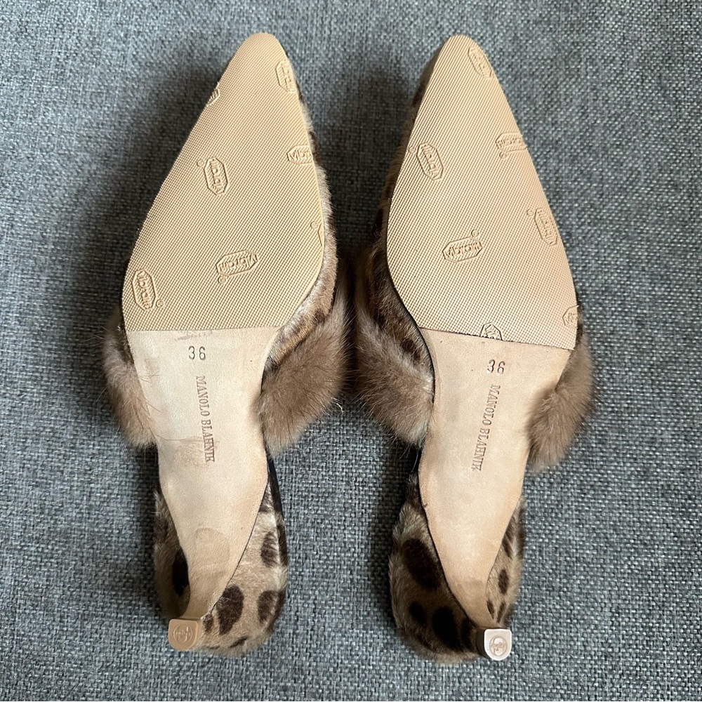 Vintage Manolo Blahnik pony hair fur trim heels - Picture 7 of 7